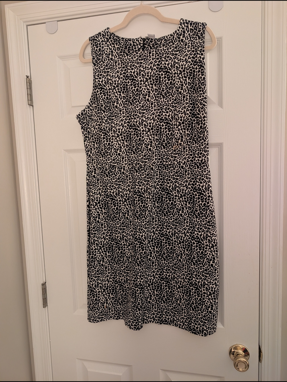 Old Navy Black and White Sleeveless Midi Dress - Cheetah Print